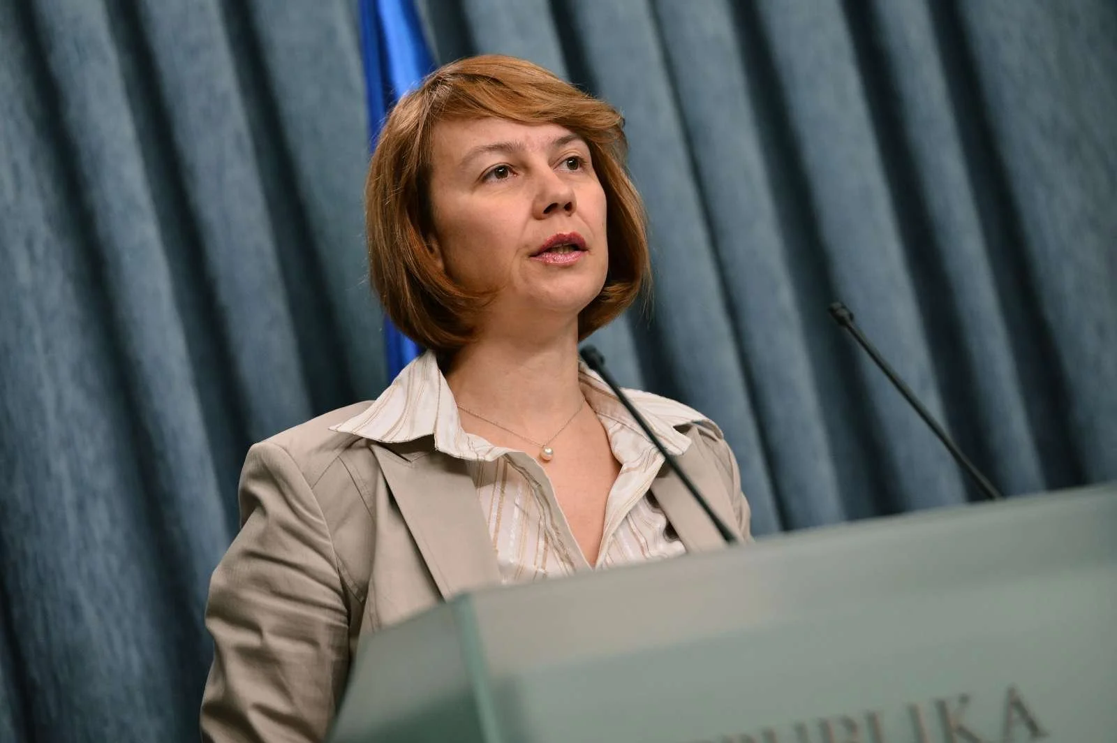   &nbsp; Poslanka SDS Alenka Jeraj je na twitterju kritizirala padec gledanosti Odmevov in Dnevnika. Foto: Tamino Petelinšek/STA 