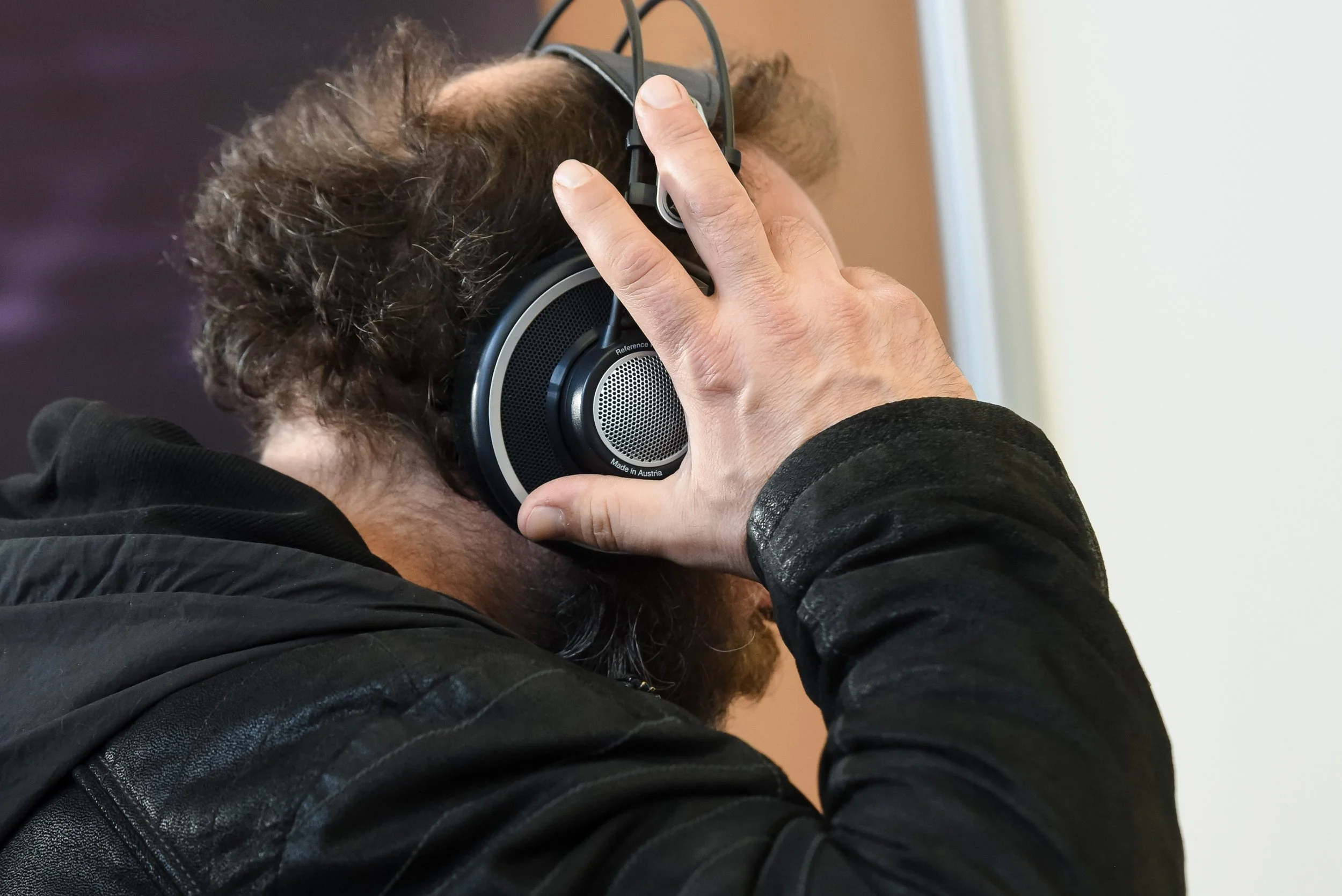  Tehnologija bluetooth za delovanje uporablja radiofrekvenco kratkega dosega. Ta omogoča komunikacijo med napravama, ki sta znotraj polja zahtevanega dosega. Foto: Nebojša Tejić/STA 