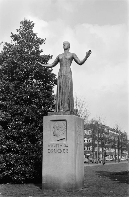 Standbeeld van Wilhelmina Drucker in Amsterdam (1970), Nationaal Archief.