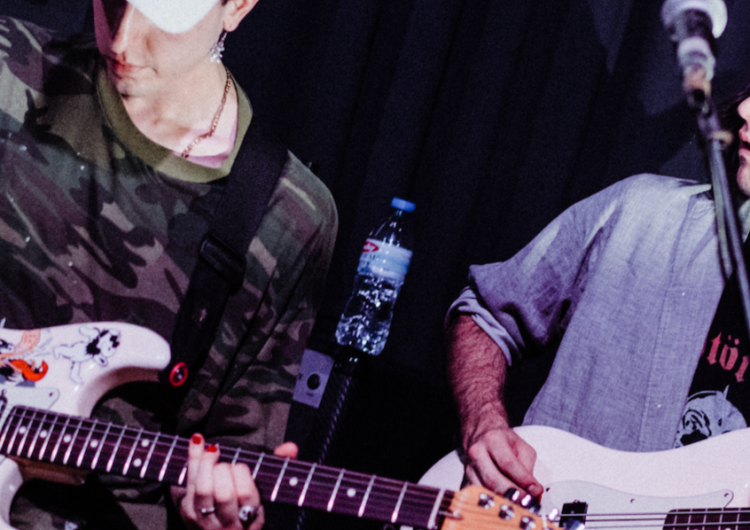 Beach Fossils live in Manila