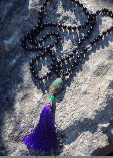 onyx skully mala.jpg