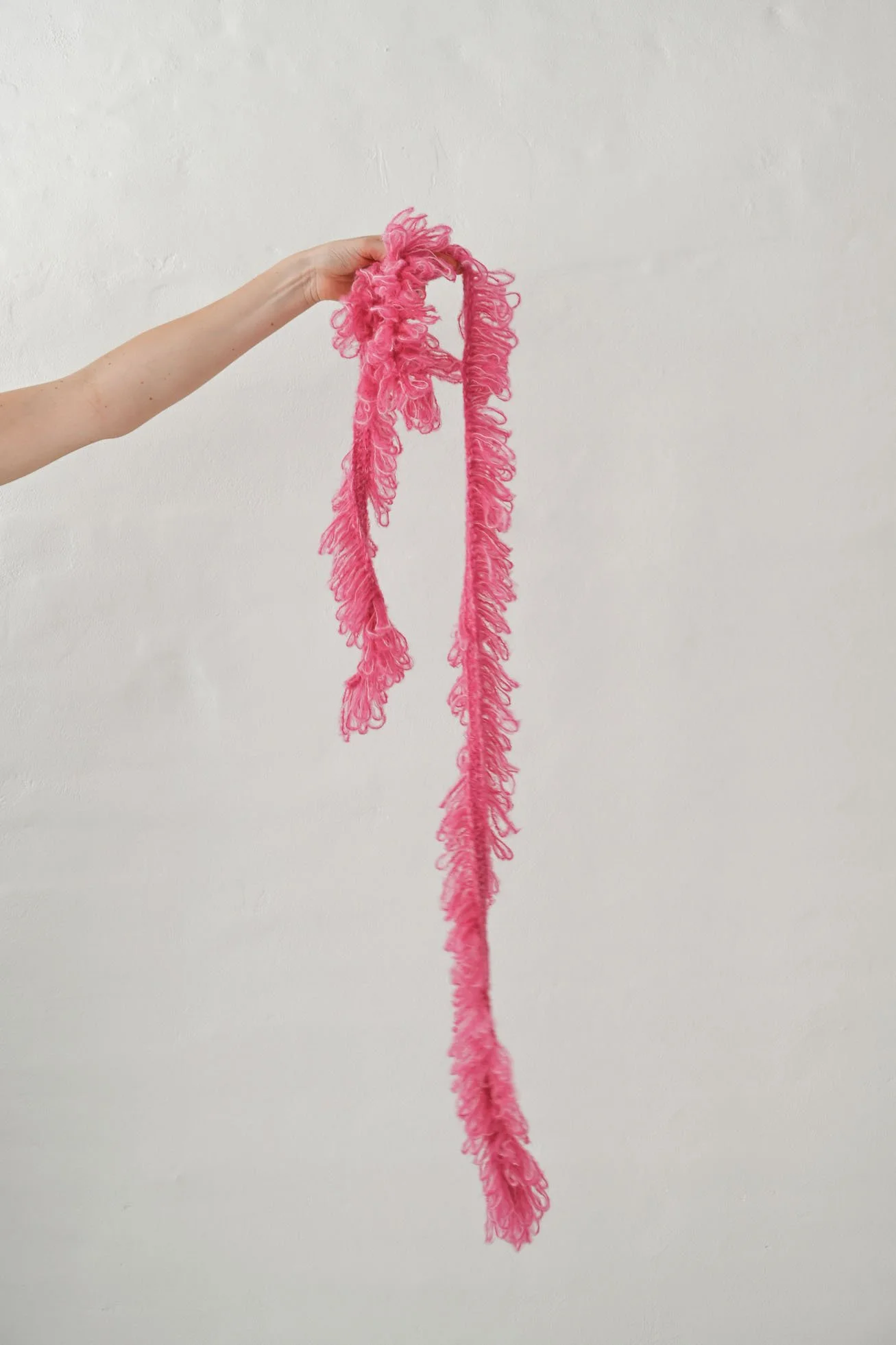 Fuzzy boa hot pink