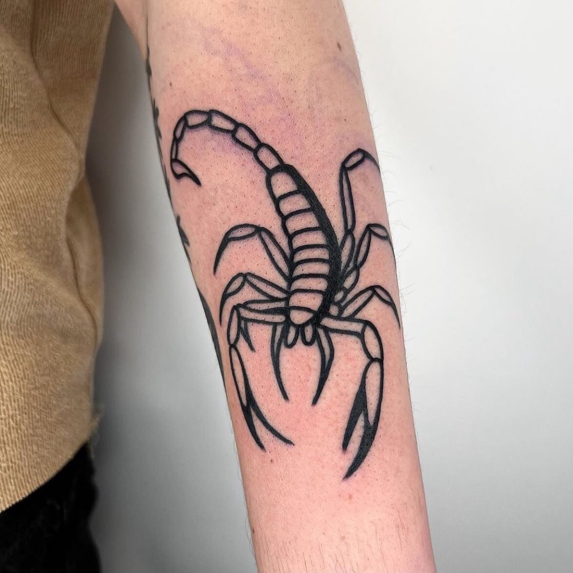 𝑺𝒕𝒊𝒏𝒈𝒆𝒓𝒔 🦂🦂 Custom matching tattoos for friends by resident Taylor Made 🤛