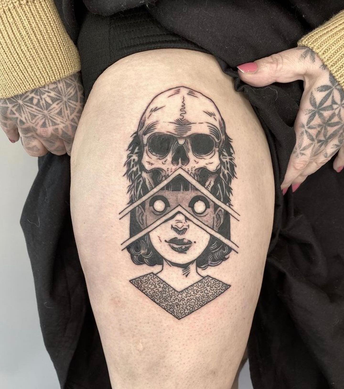 Thigh tattoo by resident artist @oddhouse 💀📐
Spaces in April. Email Alex directly to book 
-
-
#scifitattoo#blackandgreyink#tattooideas#tattoostyle#tattoolife#illustrationtattoo#btattooing#tattooflash#londontattoos