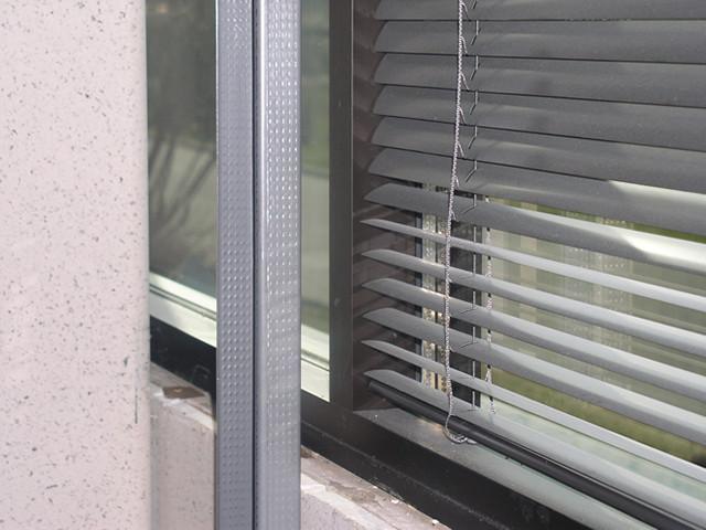 eliminator-track-window-mullion.jpg