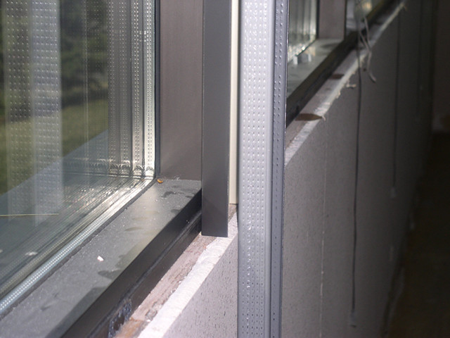 eliminator-track-product-details-window-mullion.jpg