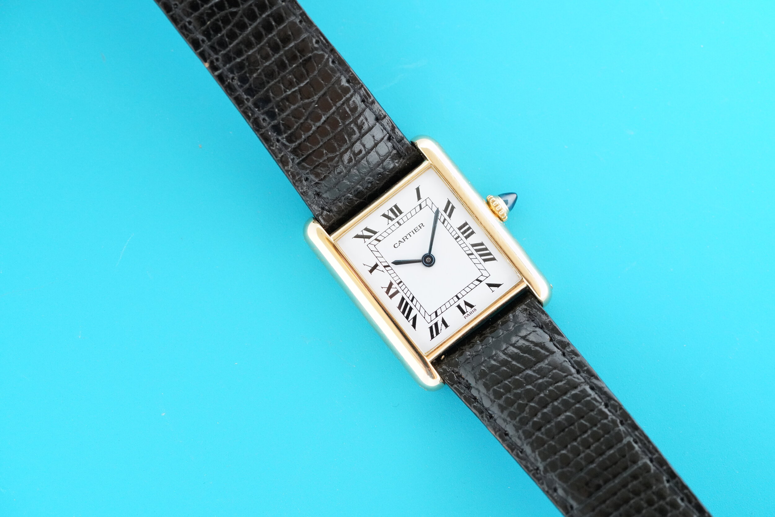 Vintage Cartier Tank Louis New York 18K Yellow Gold Manual Wind Swiss Dial  1970s For Sale at 1stDibs