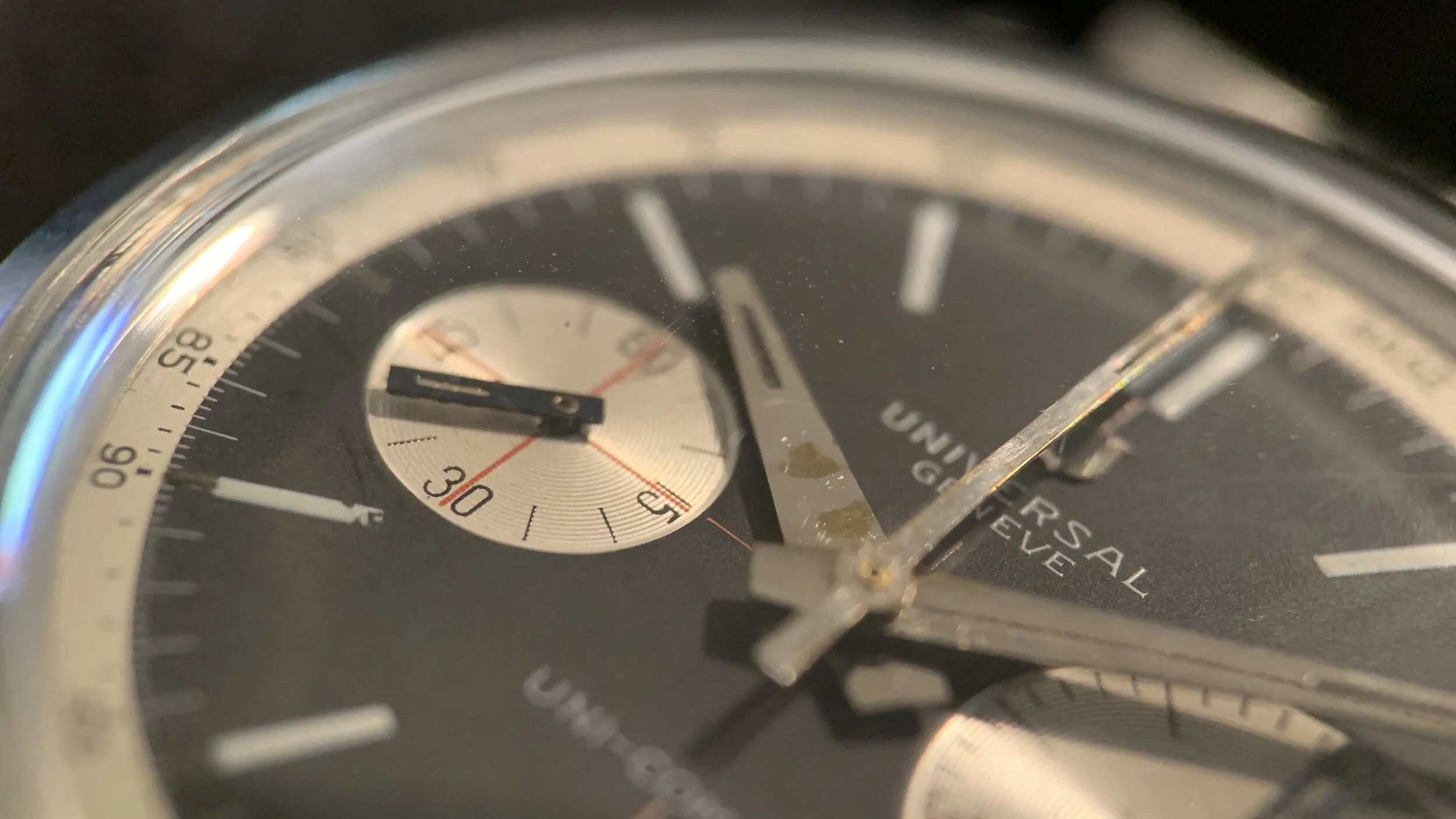 Universal Genève "Big Eye" Reference 884100/01 — Wind Vintage