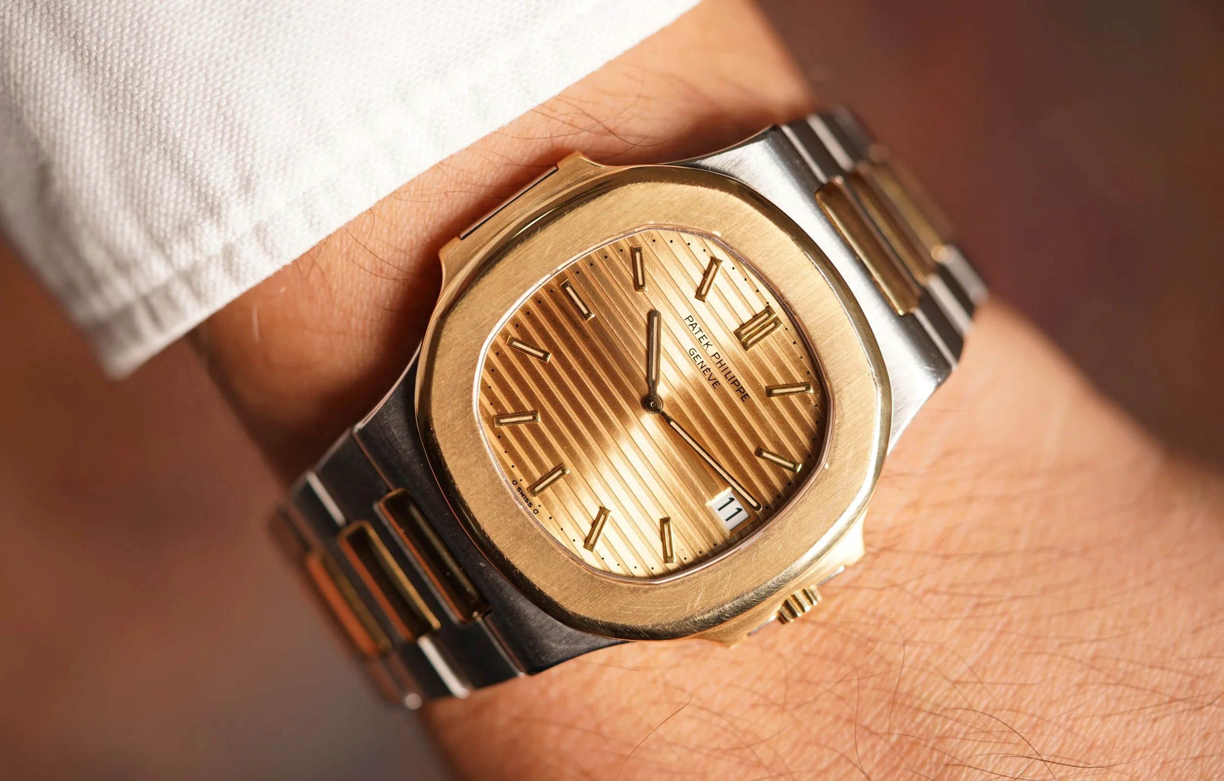 Nautilus 3700 Patek Philippe Nautilus 1990 Yellow Gold Patek - Main Image
