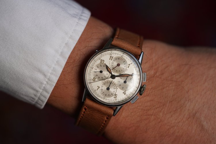 Universal Genève Dato-Compax Reference 22325 w/ WWII Provenance