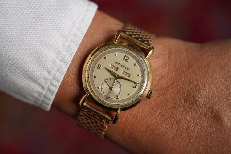 Jaeger-LeCoultre Reference 2721 Calendar Model in 18K Yellow Gold