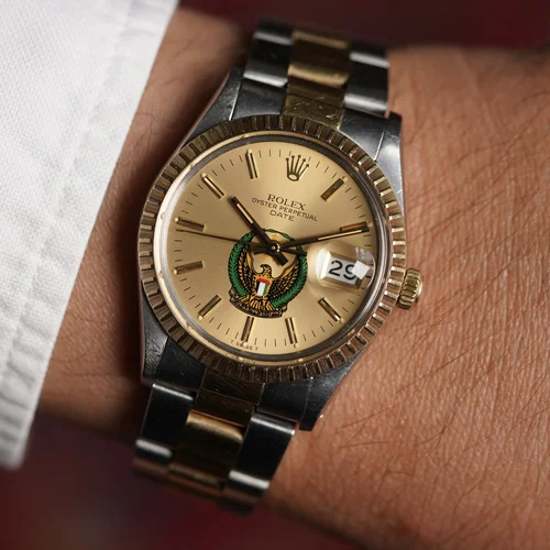 ROLEX OYSTERDATE 自動巻き UAEダイアル腕時計 Rolex UAE Dial Date Reference 15053 — Wind Vintage