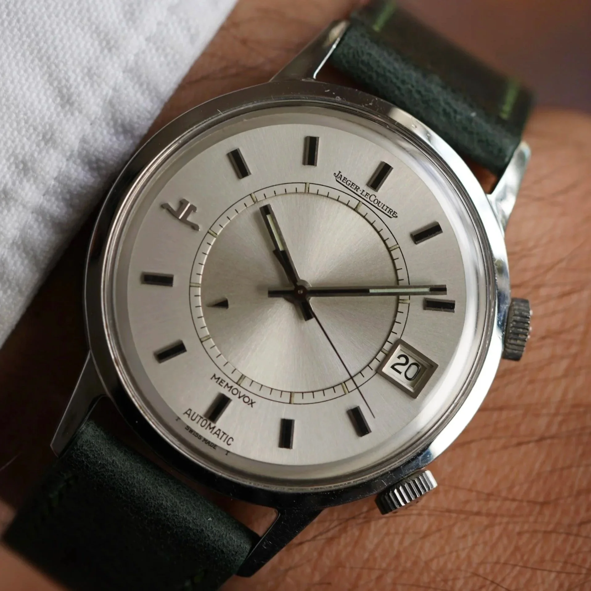 Jaeger-LeCoultre Memovox Reference E 875 w/ Extract