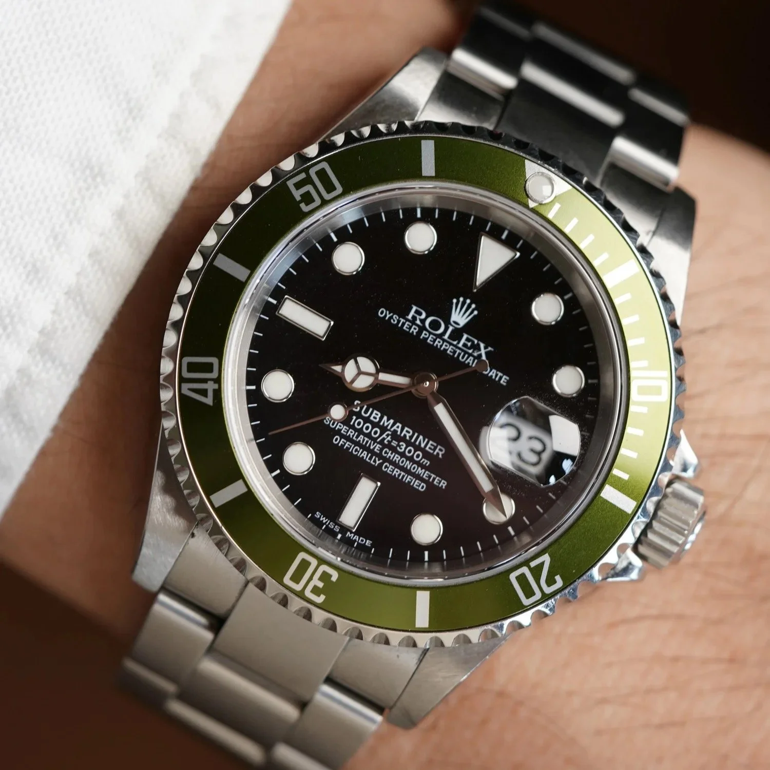 Rolex Kermit Submariner 16610LV w/ Papers &amp; RSC Card w/ Extra Insert