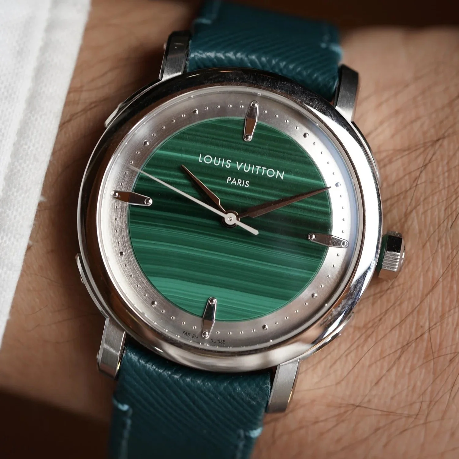 Louis Vuitton Escale Malachite 40mm in Platinum Unpolished Full Set New