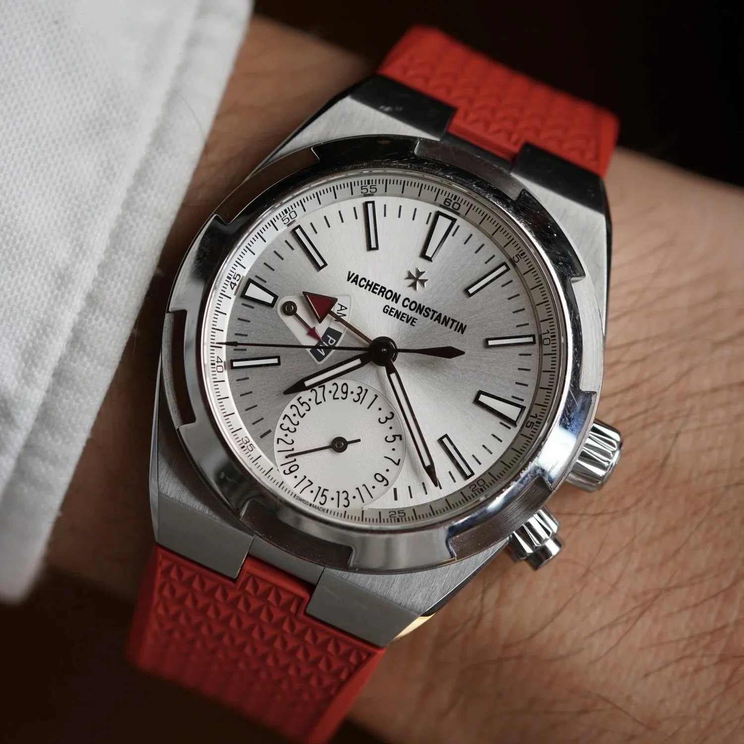 Vacheron Constantin Overseas Dual Time X79A1572 Full Set w/ Extra Straps and Bracelet Unpolished