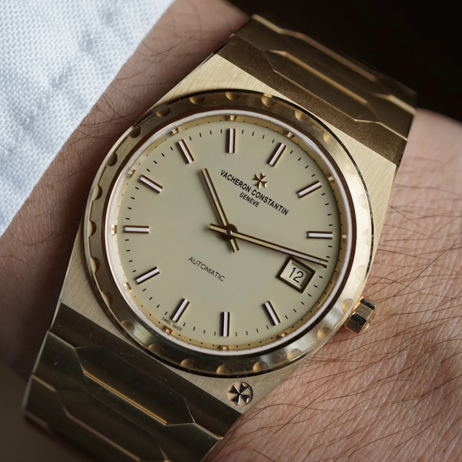 Vacheron Constantin Historiques 222 Ref. 4200H/222J-B935 in 18K YG Full Set Unpolished