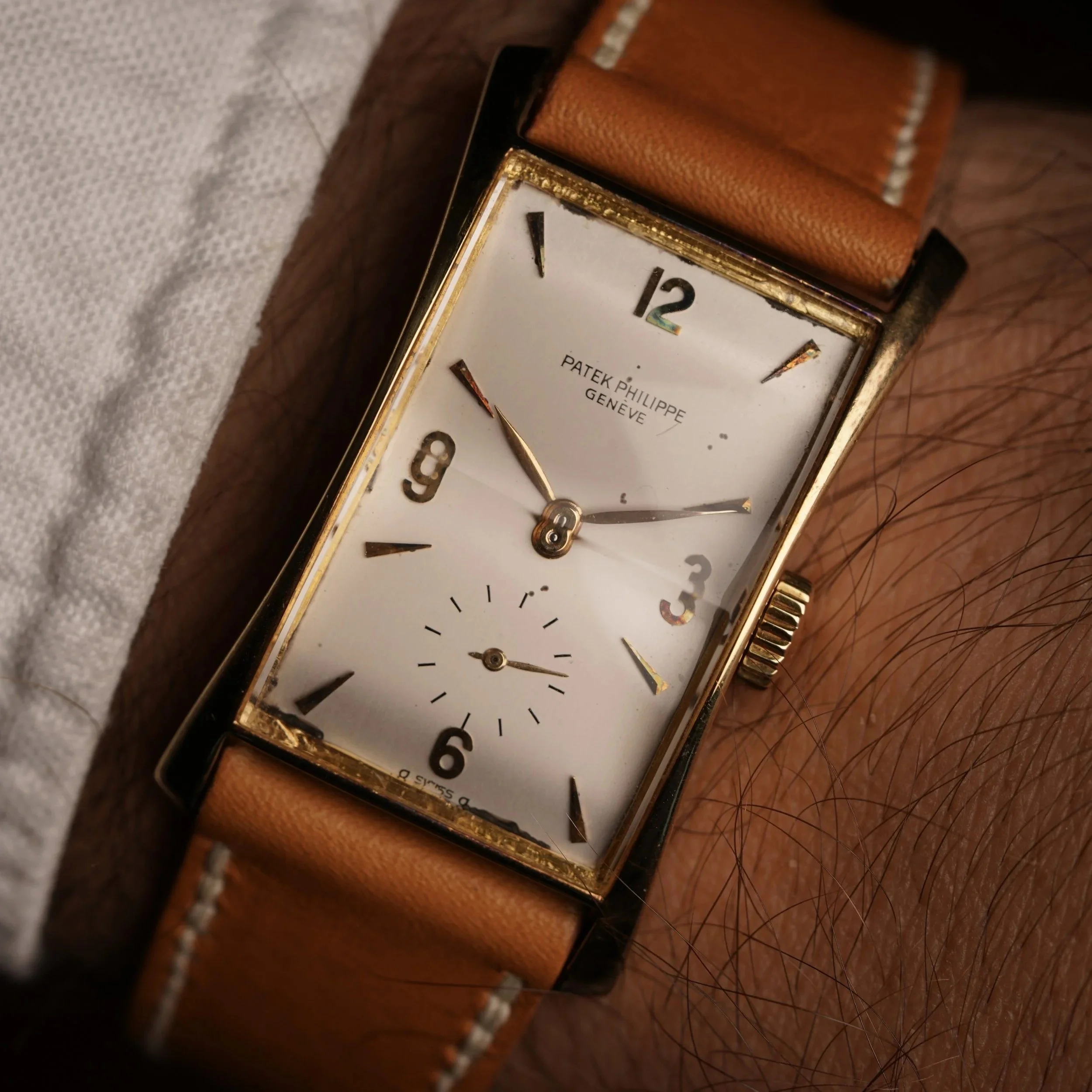 Patek Philippe “Hour Glass” Ref. 1593 in 18k Yellow Gold w/ Extract