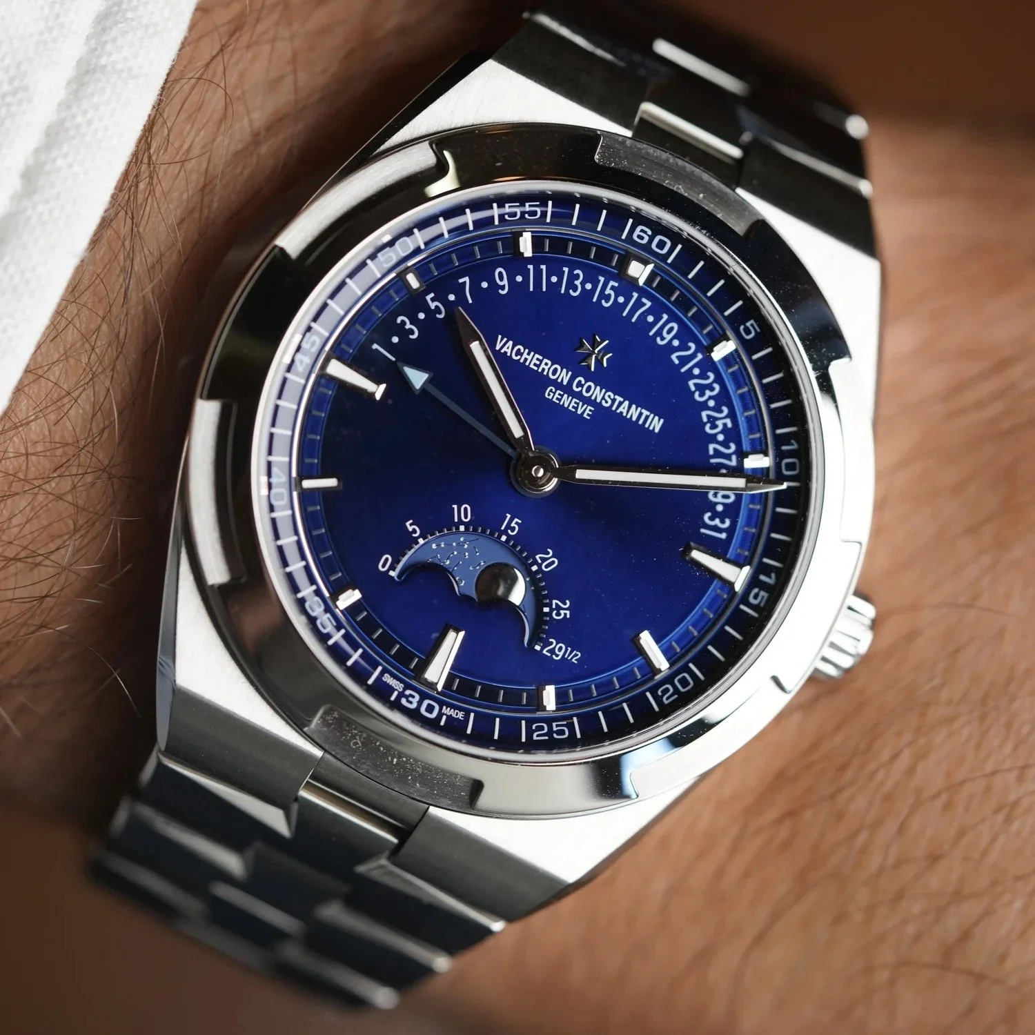 Vacheron Constantin Overseas Moonphase Retrograde Date 4000V/210A-B911 Full Set New
