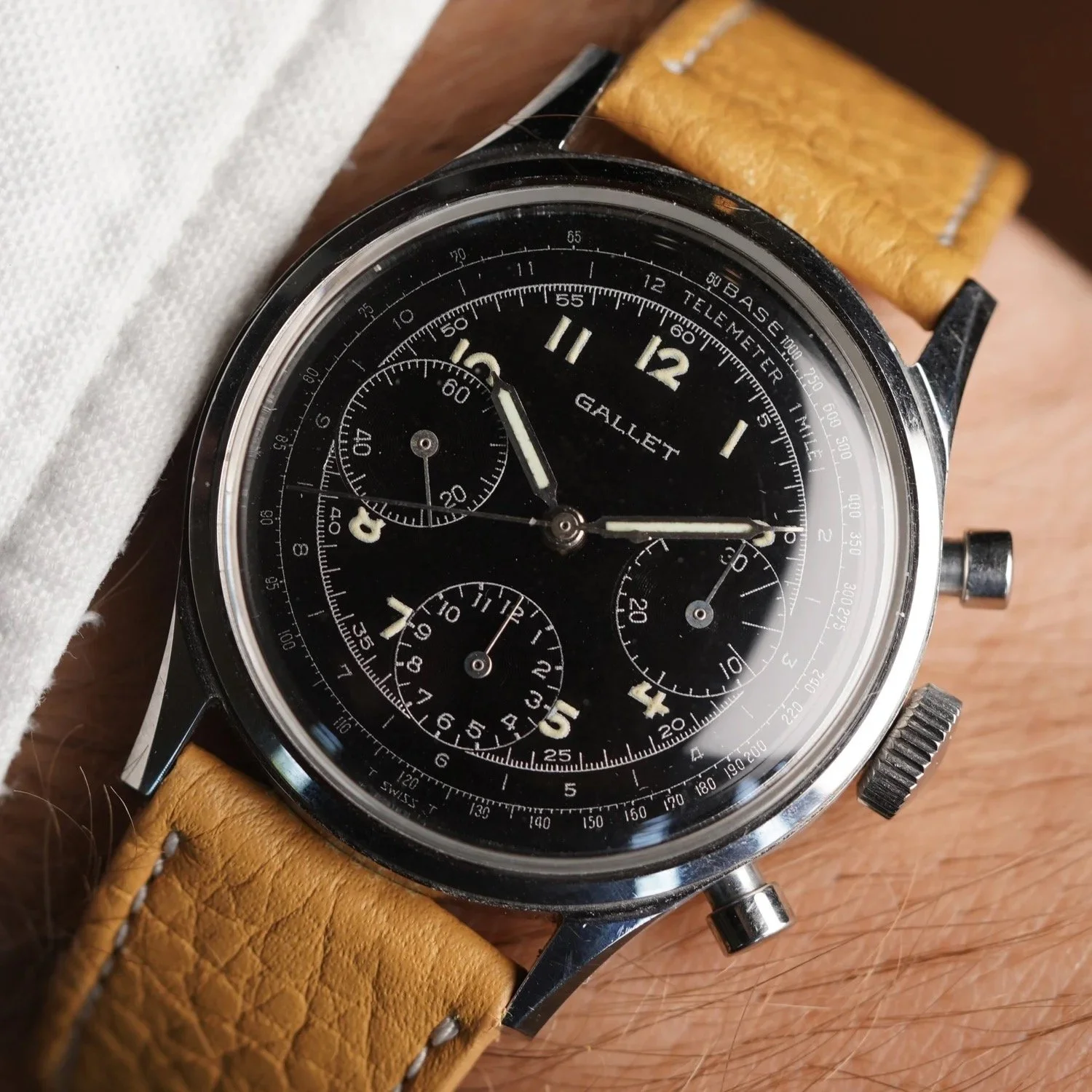 Gallet Glossy Dial Valjoux 72 Chronograph Unpolished