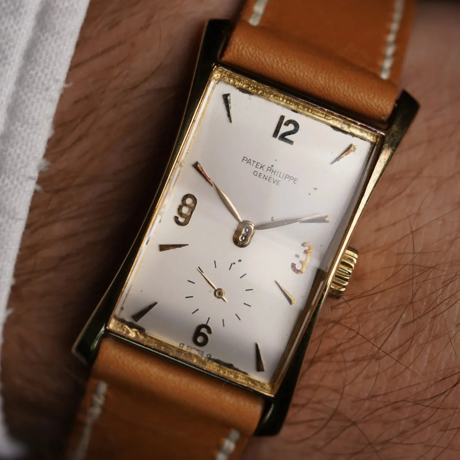 Patek Philippe “Hour Glass” Ref. 1593 in 18k Yellow Gold w/ Extract