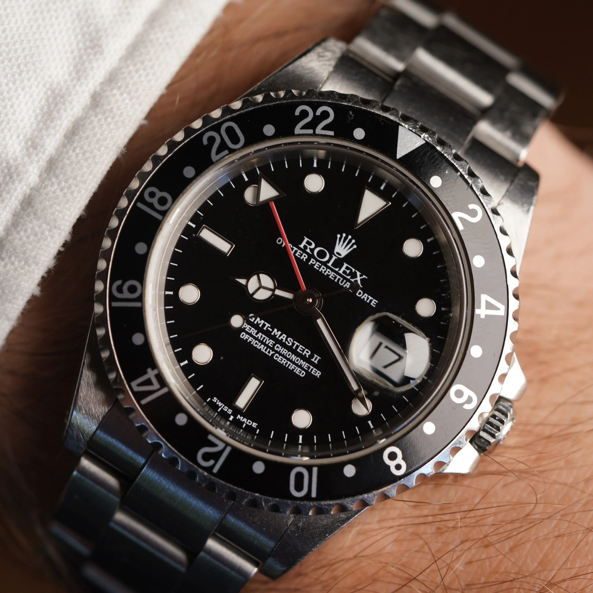 Rolex Black Insert GMT-Master II Reference 16710 Unpolished — Wind