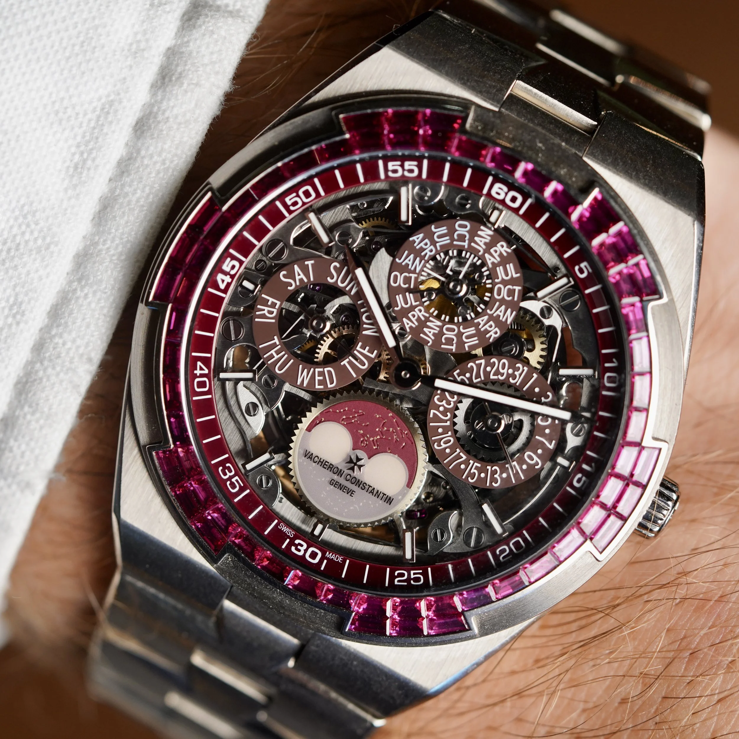 オラウータン Vacheron Constantin Overseas Off Catalog Perpetual Ultra-Thin