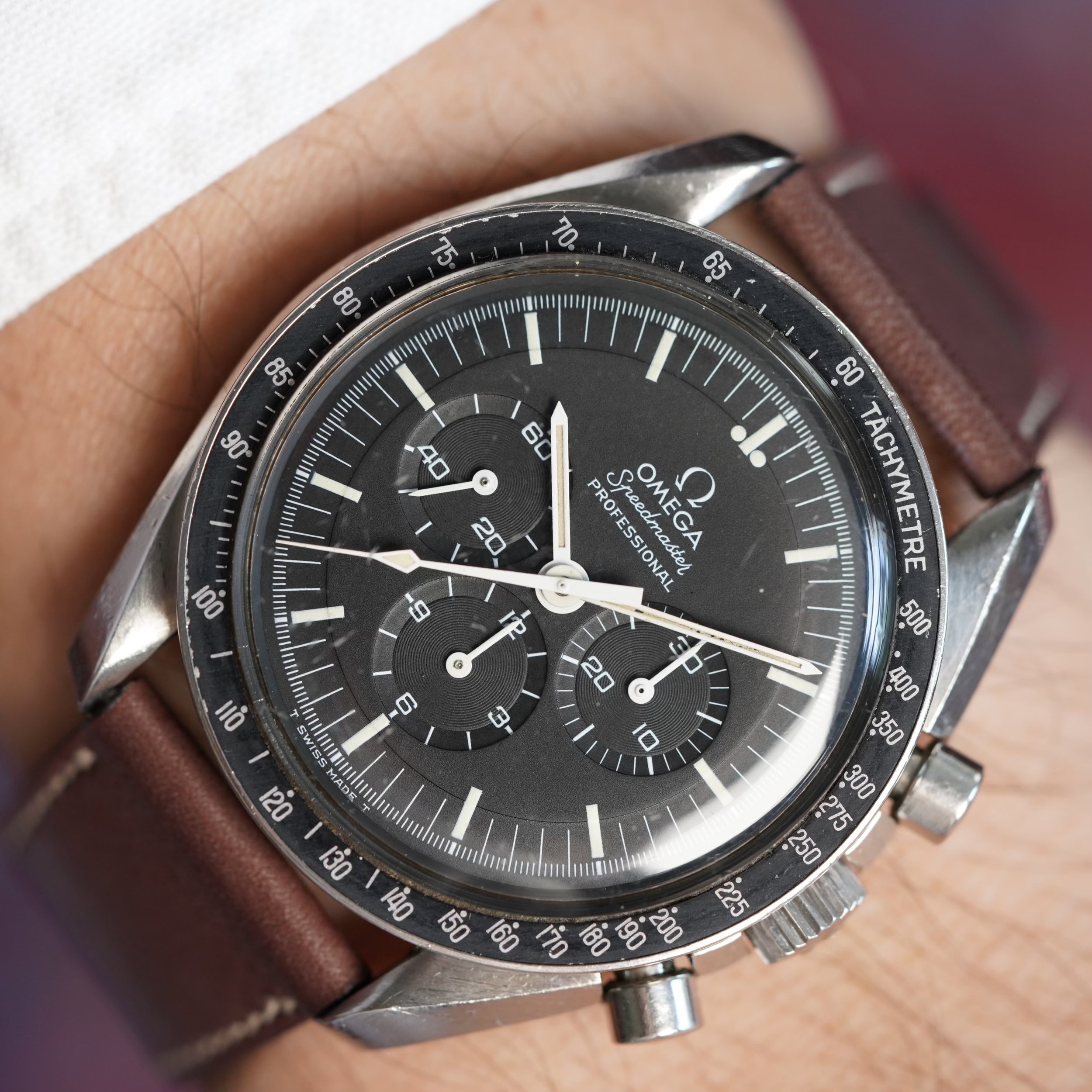 OMEGA Speedmaster Professional Reference . Straight