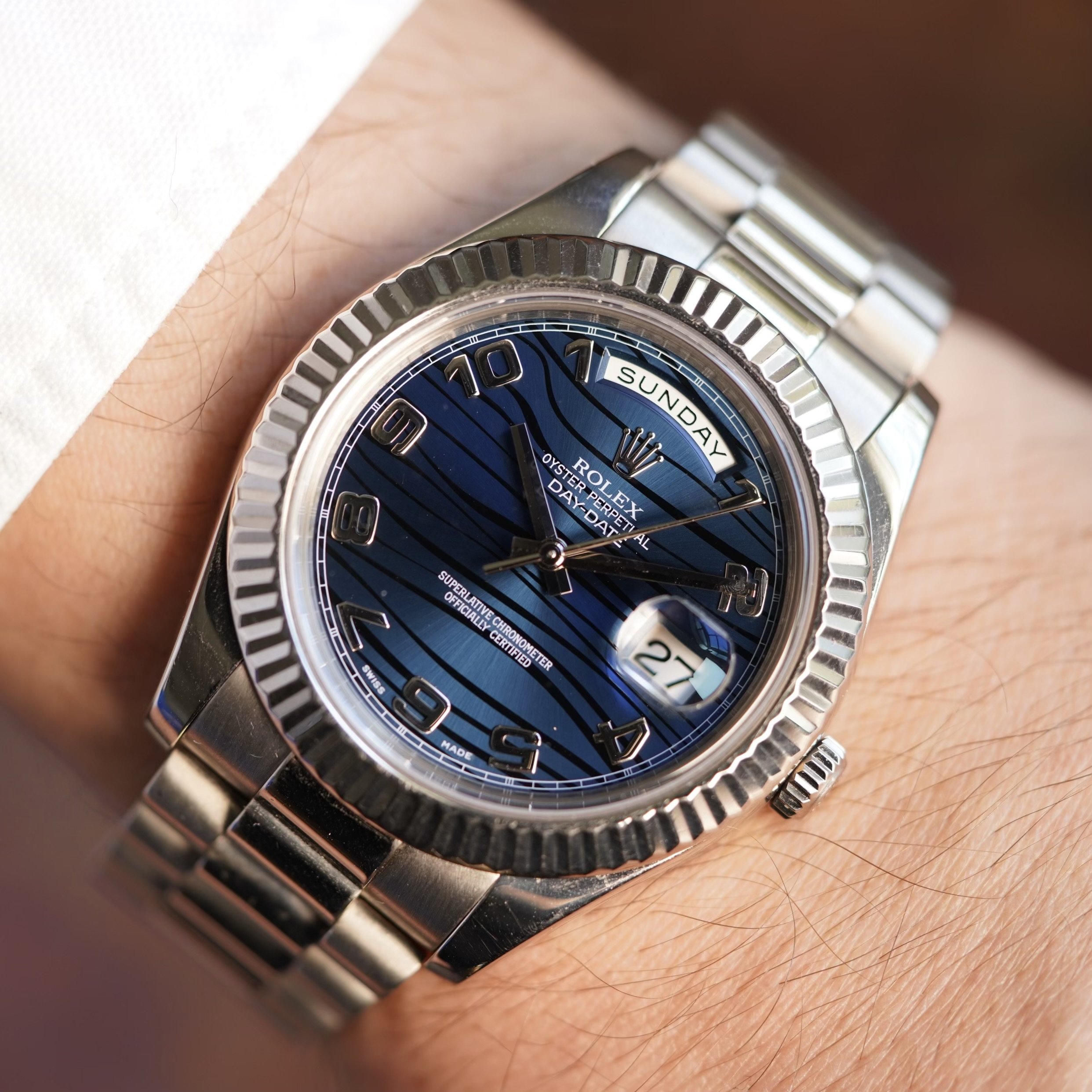 flamme Litteratur elefant Rolex Day Date 41mm "Blue Wave" Dial Reference 218239 in 18k White Gold  Full Set — Wind Vintage