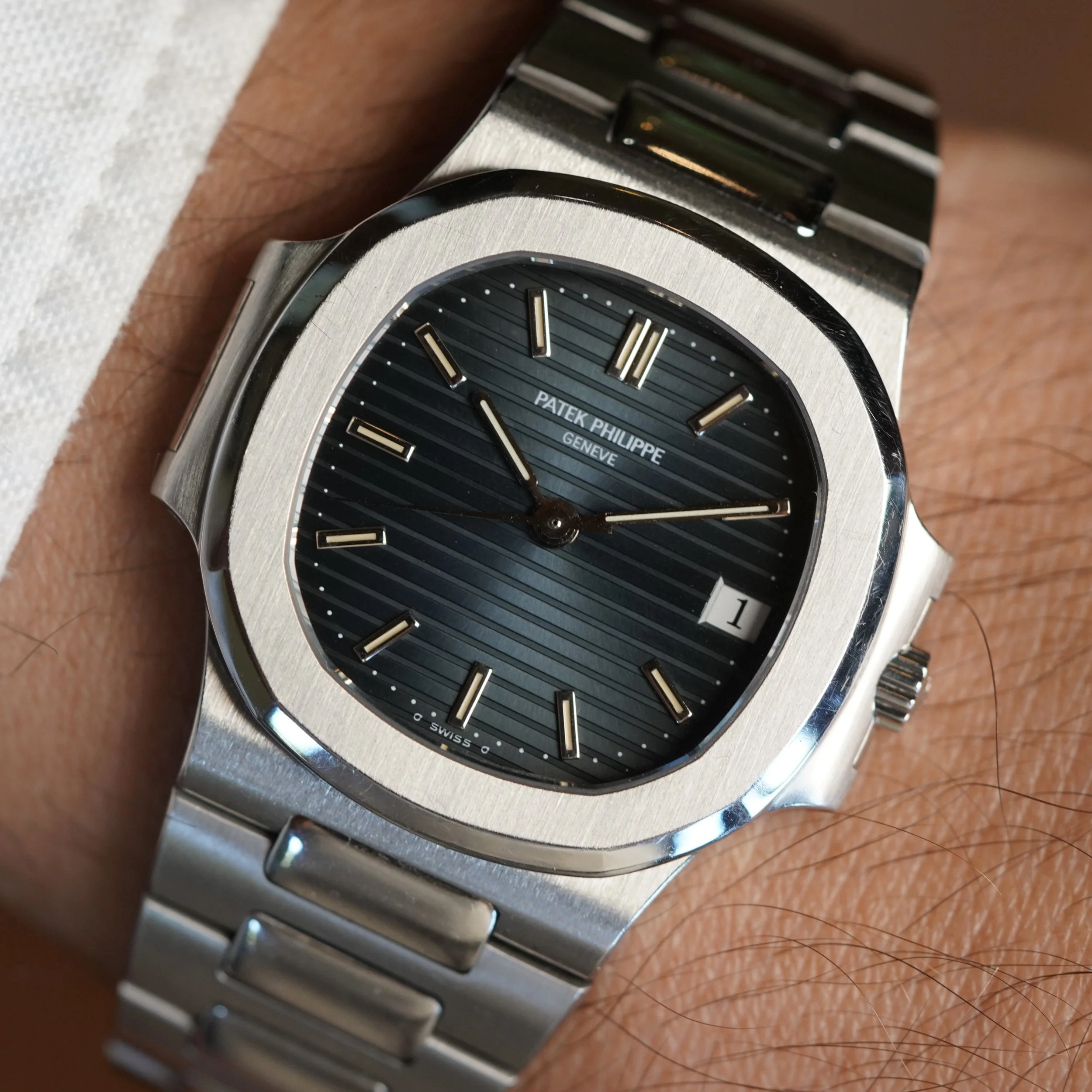 Patek Philippe Nautilus Reference 3800/1 w/ Box & Extract — Wind