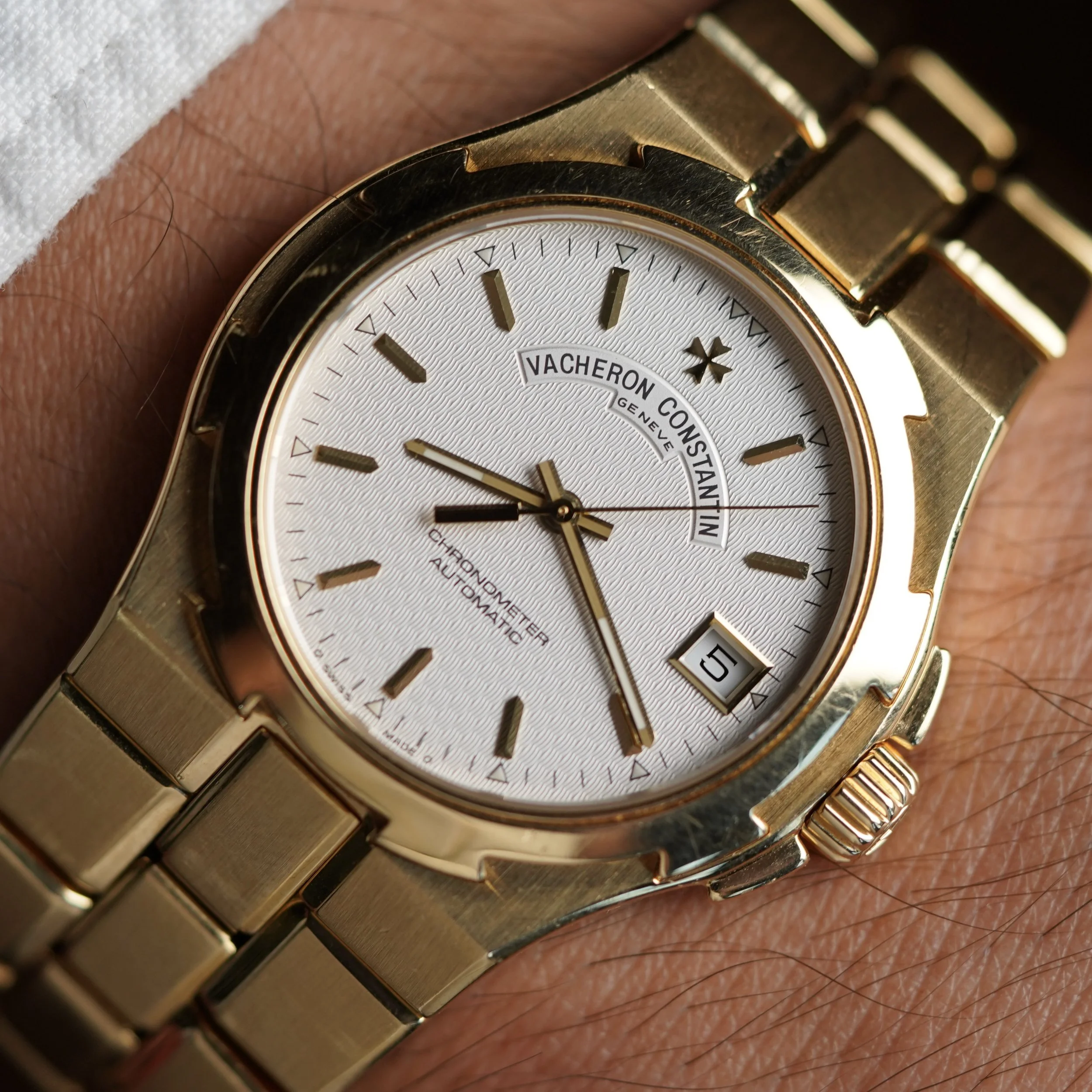 Vacheron Constantin Overseas Ref 42042J in 18K YG Full Set
