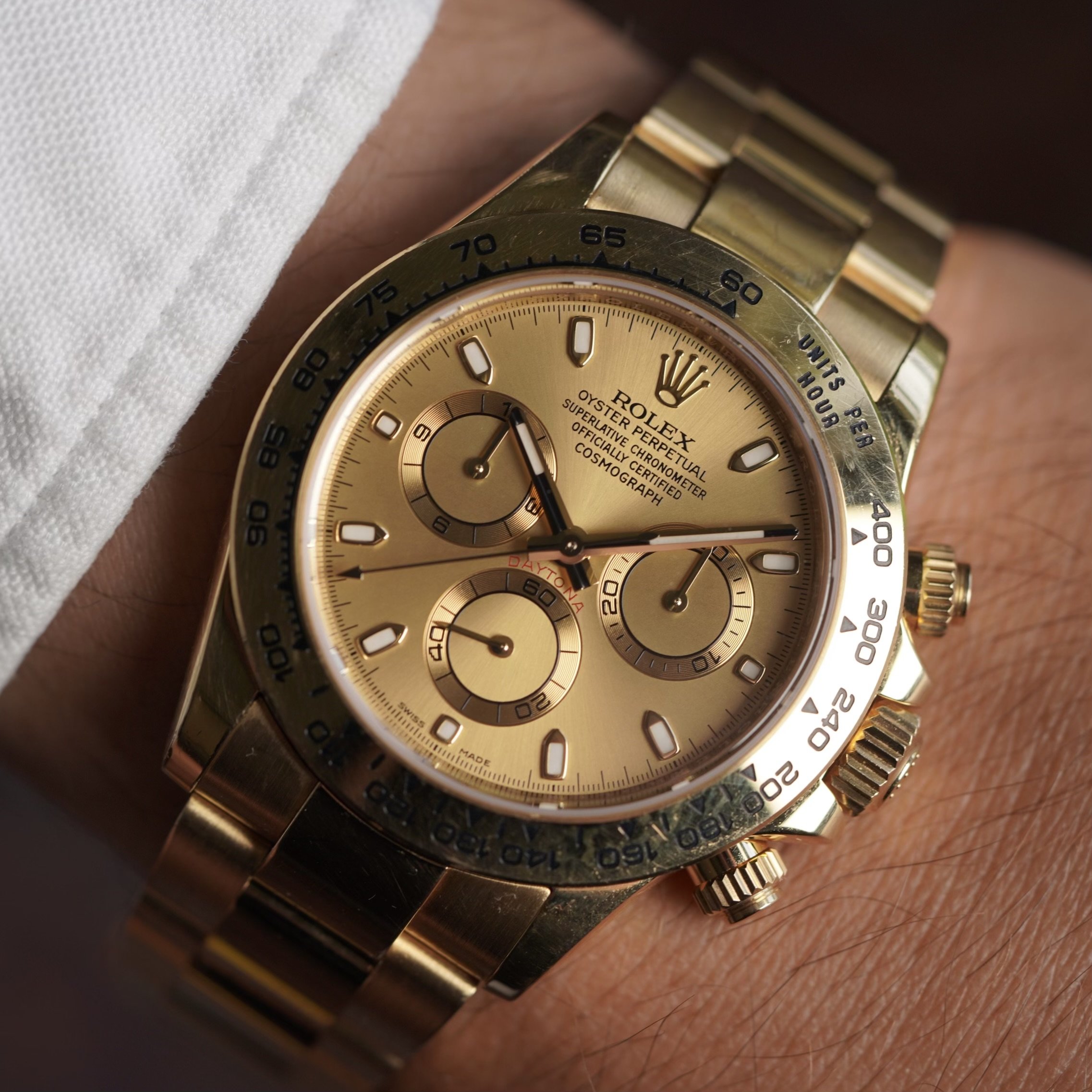 Champagne dial daytona new arrivals
