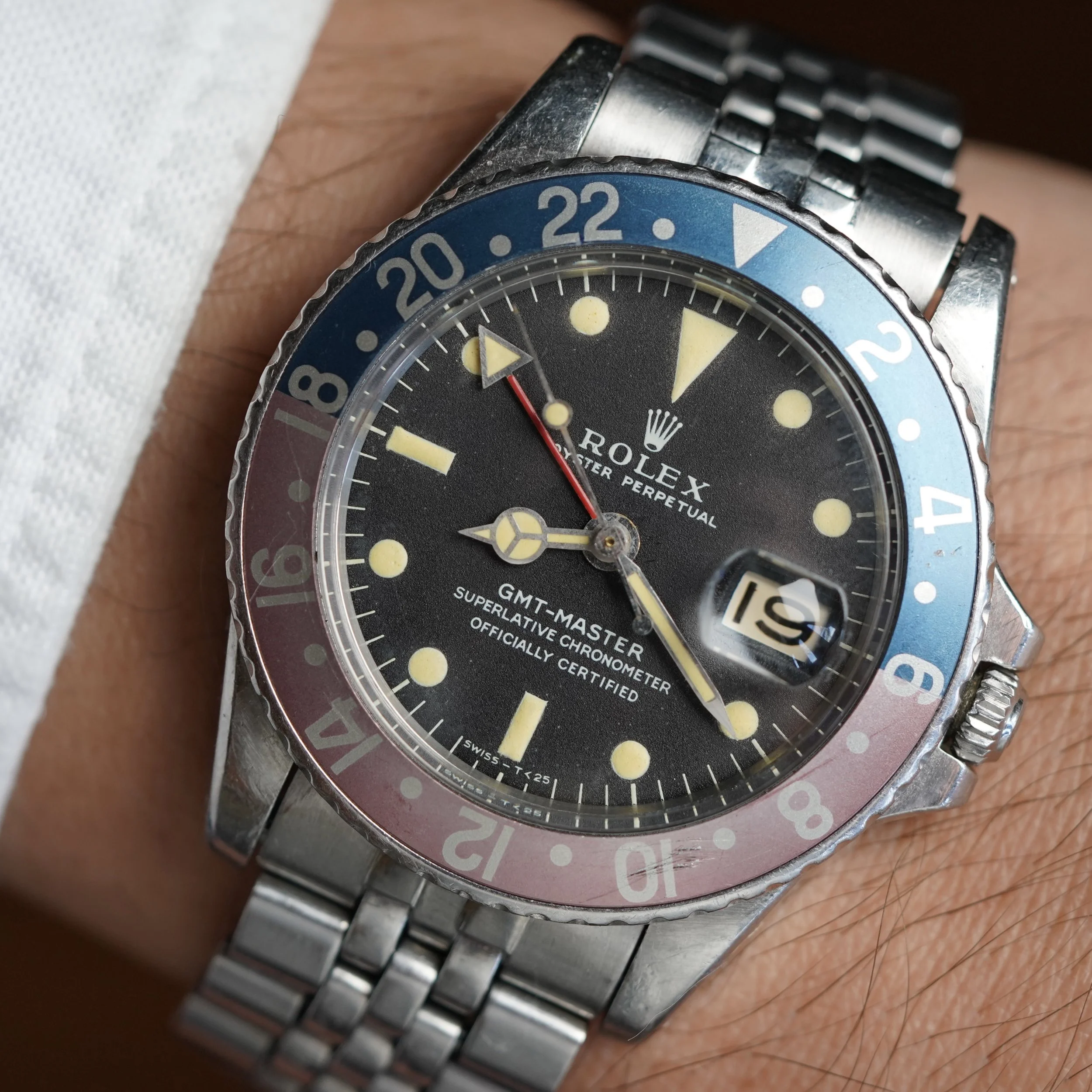 Rolex GMT-Master Ref 1675 on Oval Link Bracelet Unpolished