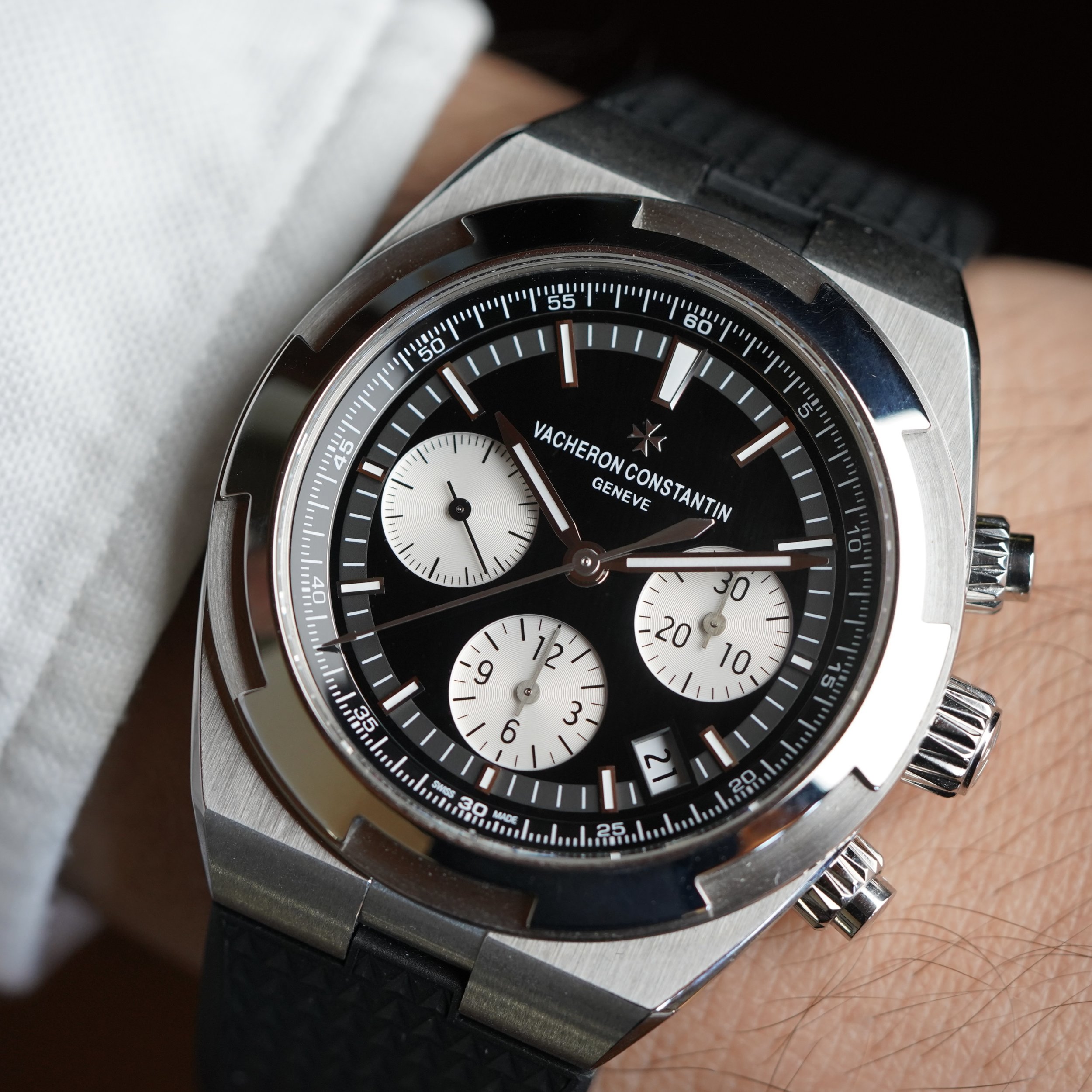 Vacheron Constantin Overseas Chronograph  5500V/110A-B481 Full Set Unpolished