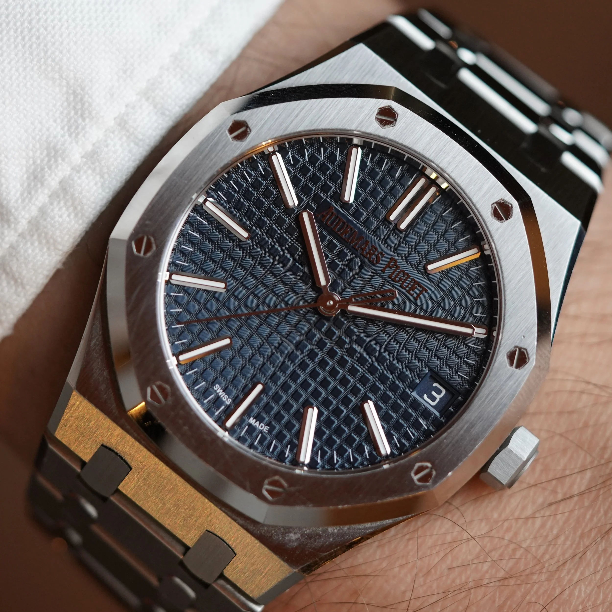 Audemars Piguet Royal Oak Blue 15510ST.OO.1320ST.06 Full Set Unpolished