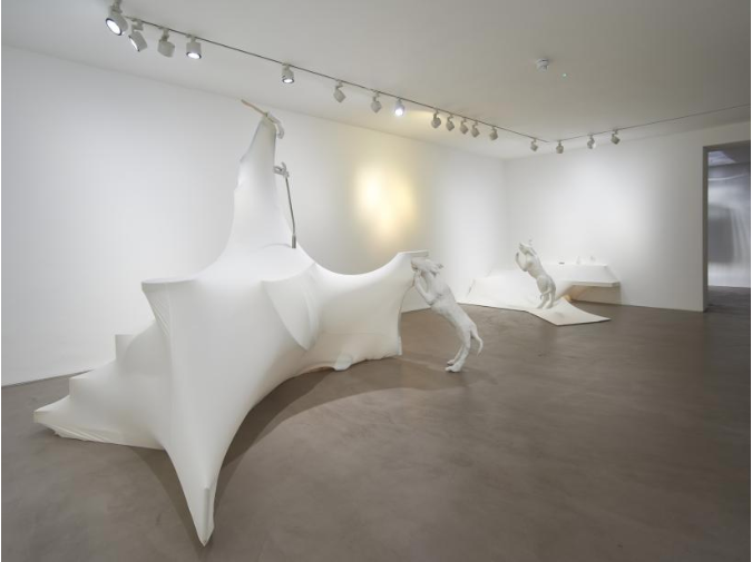 Lauren Gault, C I T H R A, 2020, installation view. Commissioned by Gasworks. Photograph by Andy Keate.