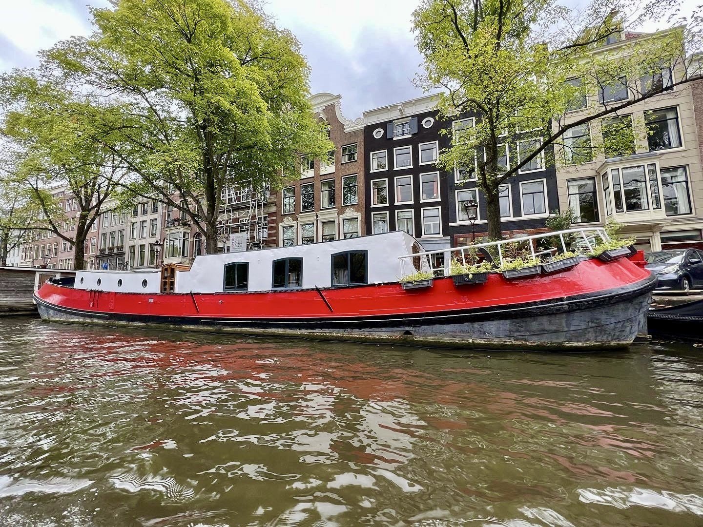 Amsterdam Houseboat 7.jpg