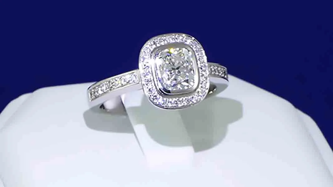 Halo Diamond