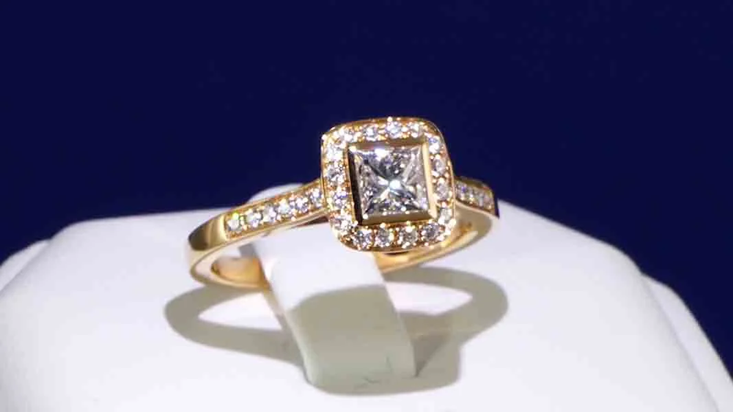 Halo Diamond