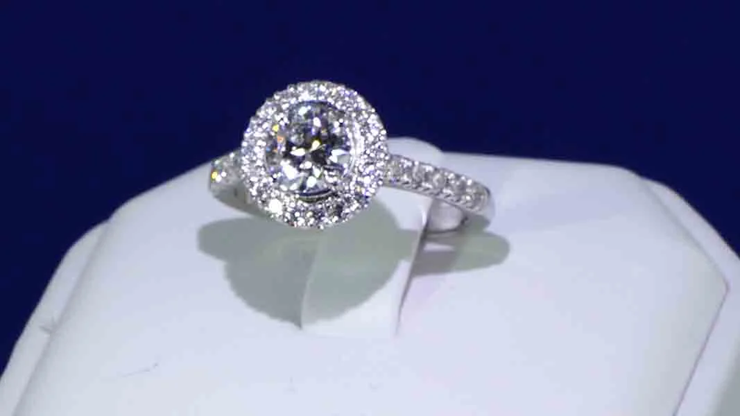 Halo Diamond