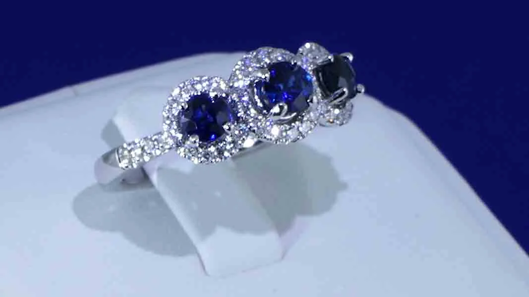 SAPPHIRE & DIAMOND HALO RING