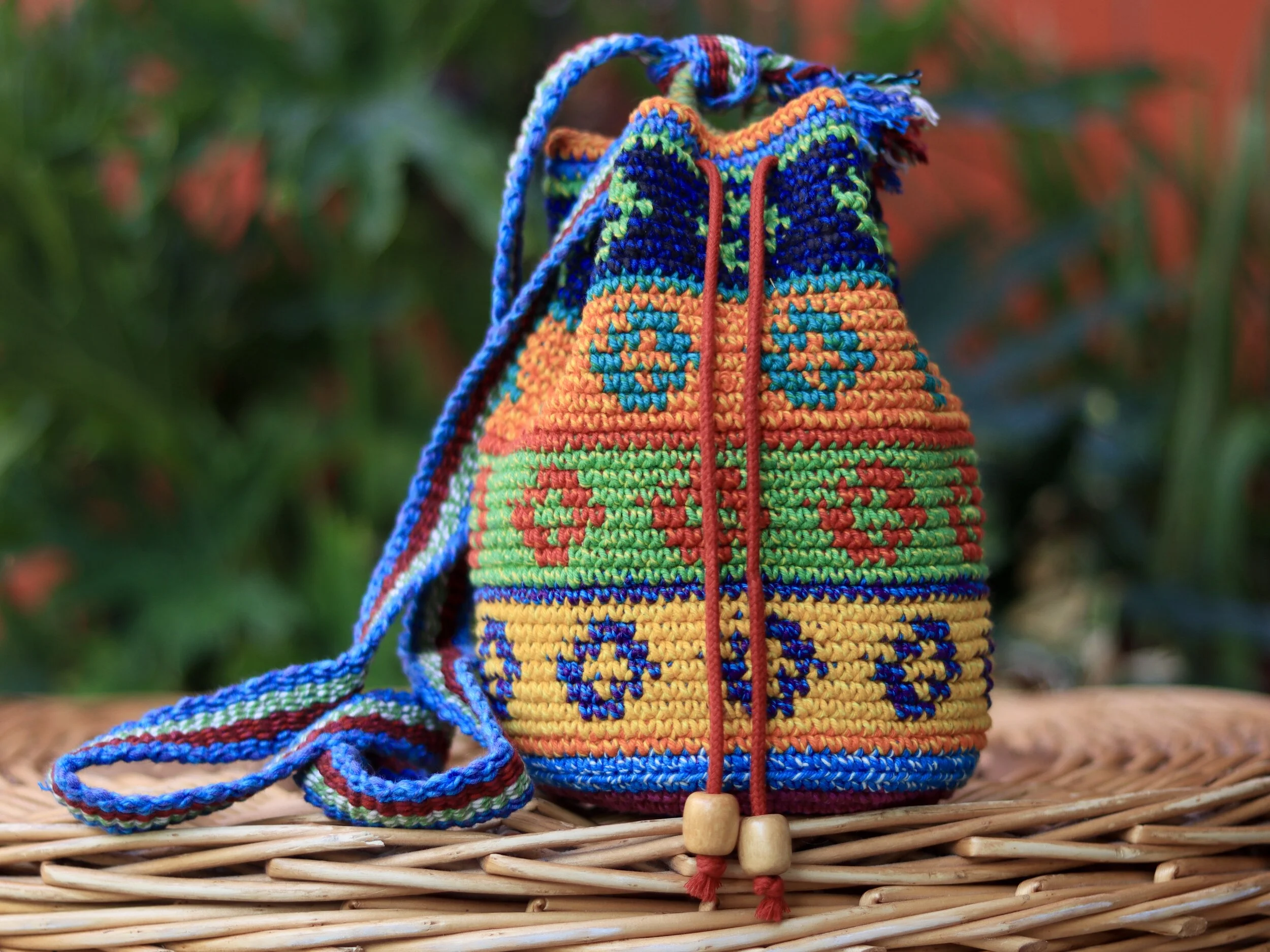 Knitted Bucket Bag - No. 203 | Tipico Tico