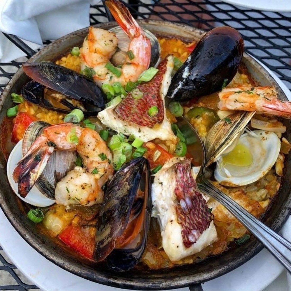 Sunday Funday Paella Specials Start at 4pm!!!!! 🥘🍷