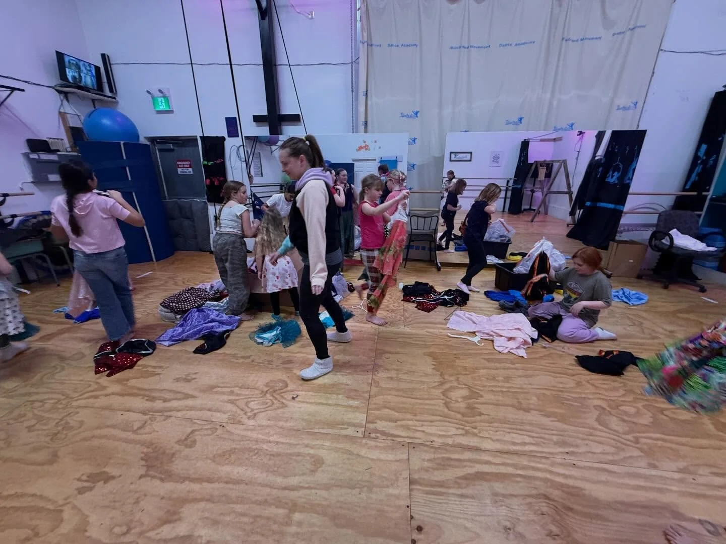 👗😊😍 dancers got the opportunity to go through former costumes and create their outfits!