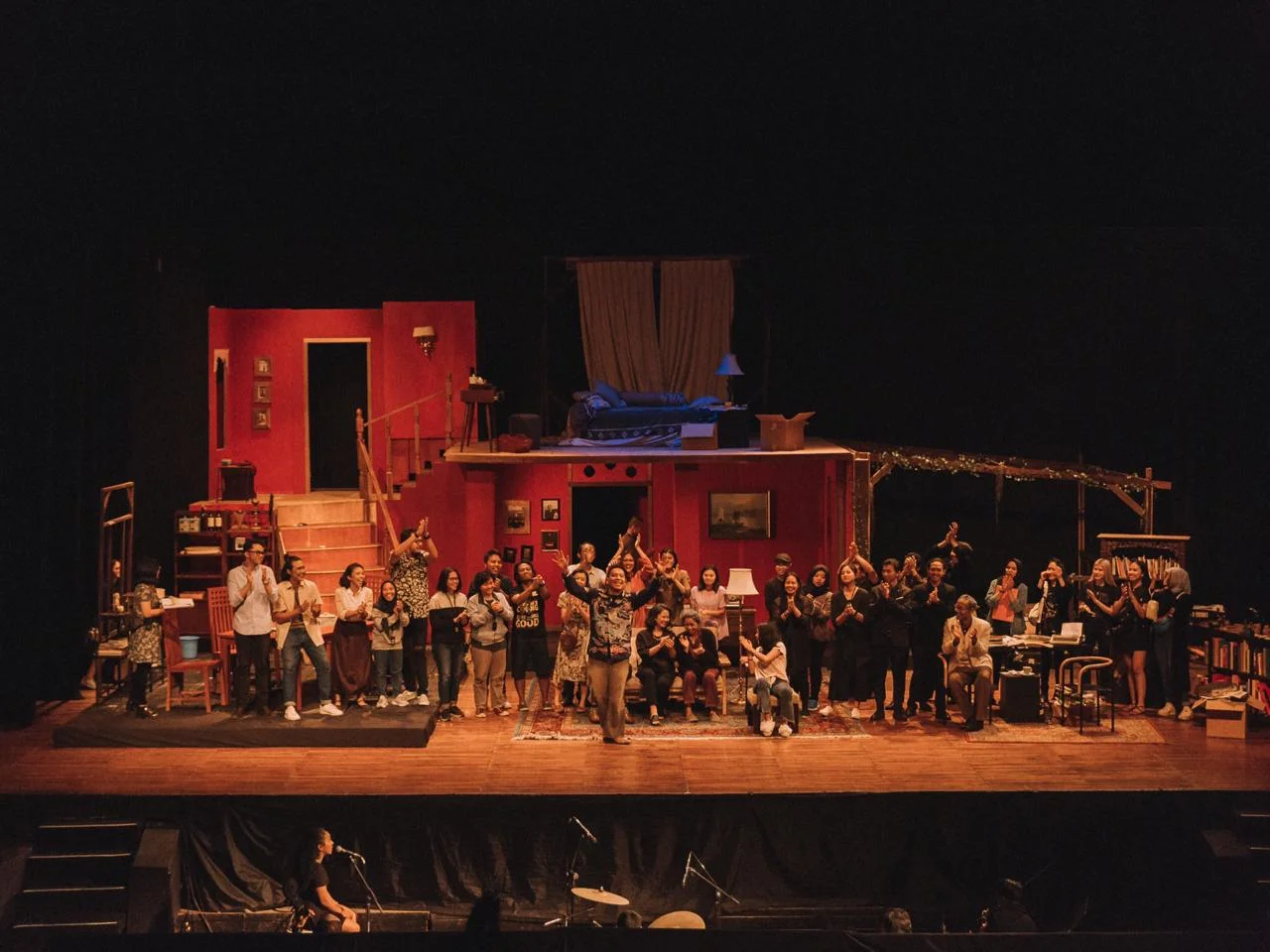 Sumber: Teater Pandora — Orang-orang dibalik kesuksesan Rumah Rahasia Perempuan