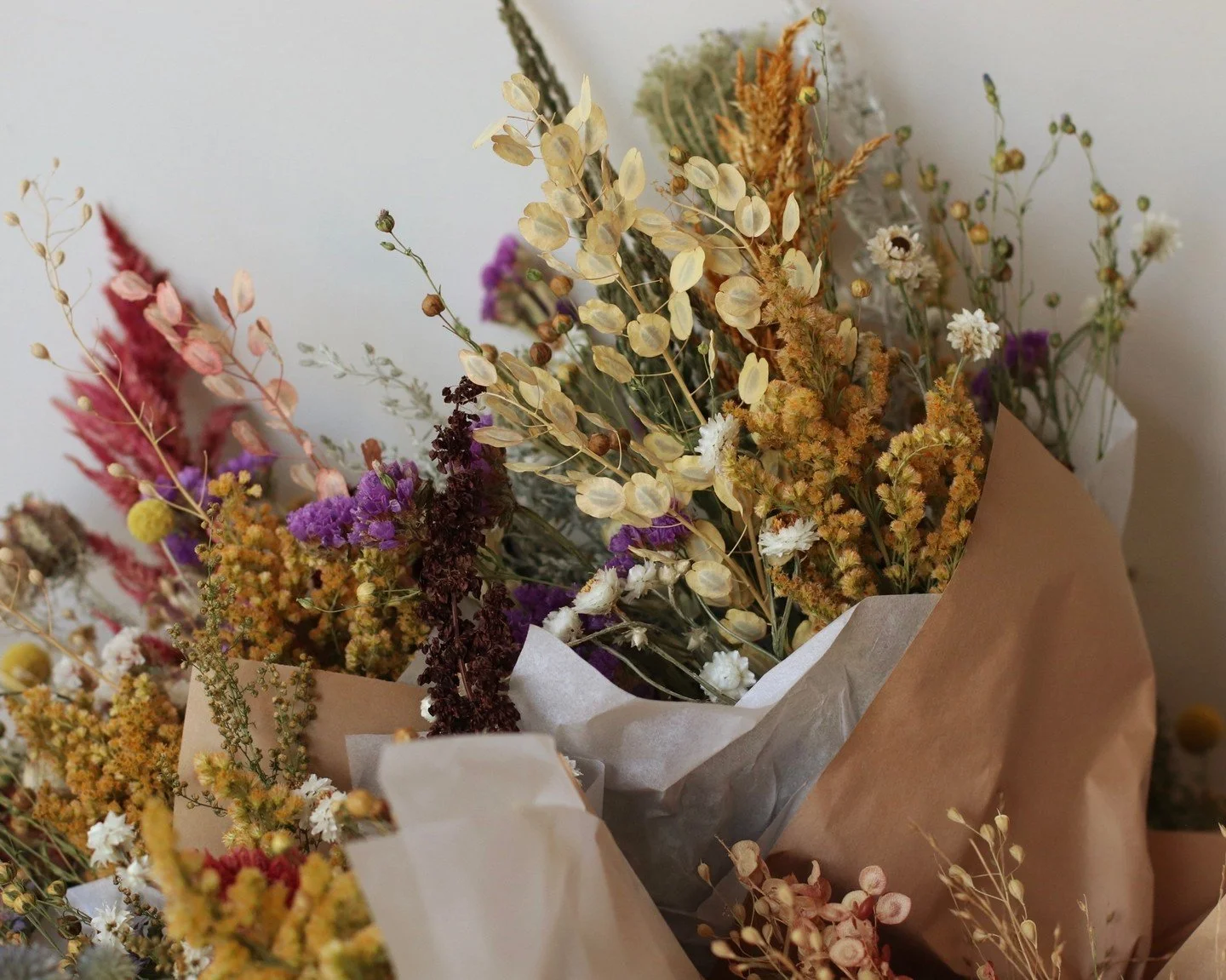 Can&rsquo;t get enough of locally grown and  dried floral bundles from @dixon_gardens ! 🤗 

 #dunegiftandhome #duneinterior #momandpopshop #midwestboutique #homedecorideas #hometrends #homegoods #giftshop #MadisonWI #StoughtonWI #bohohome #curatedvi