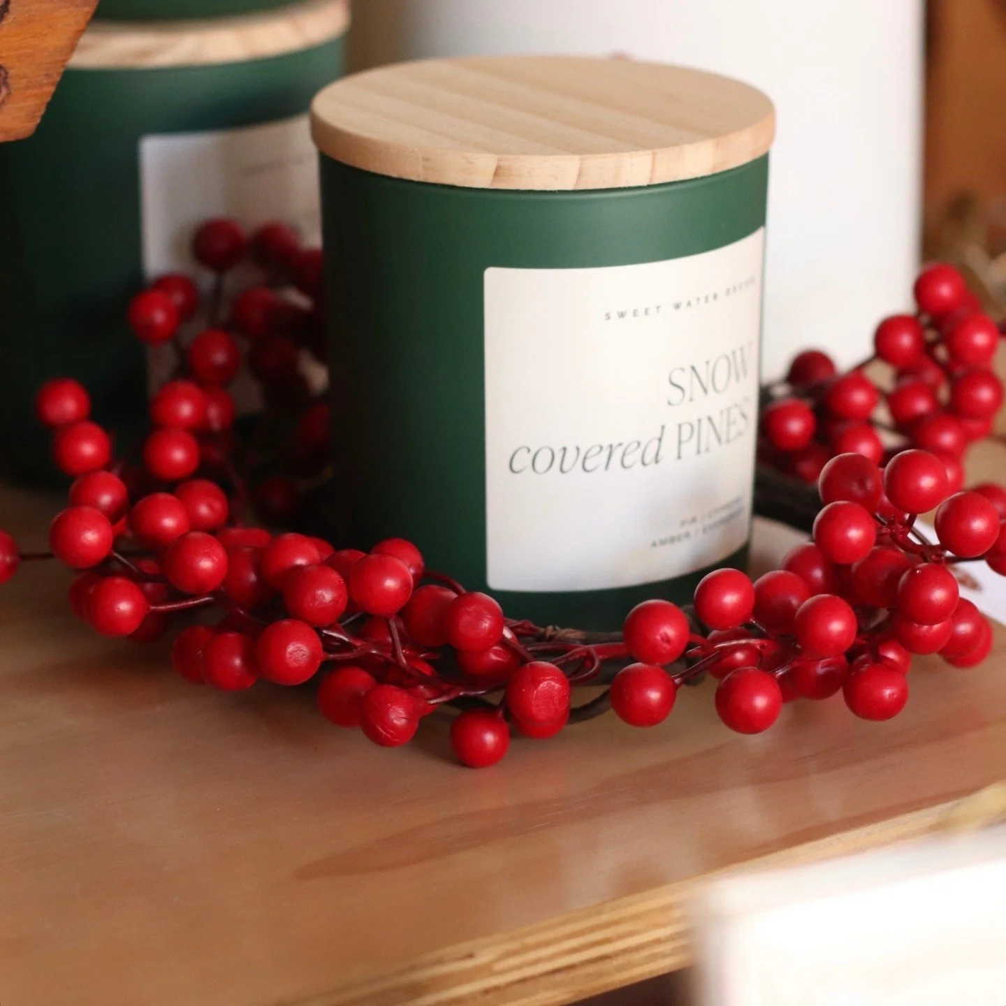 Add a pop of berry red with these fun candle wreathes! 

 #holidaysinstoughton #magicofstoughton #dunegiftandhome #duneholiday #holidayatdune #smallbusinessshopping #smallbusinesssaturday #shopsmall