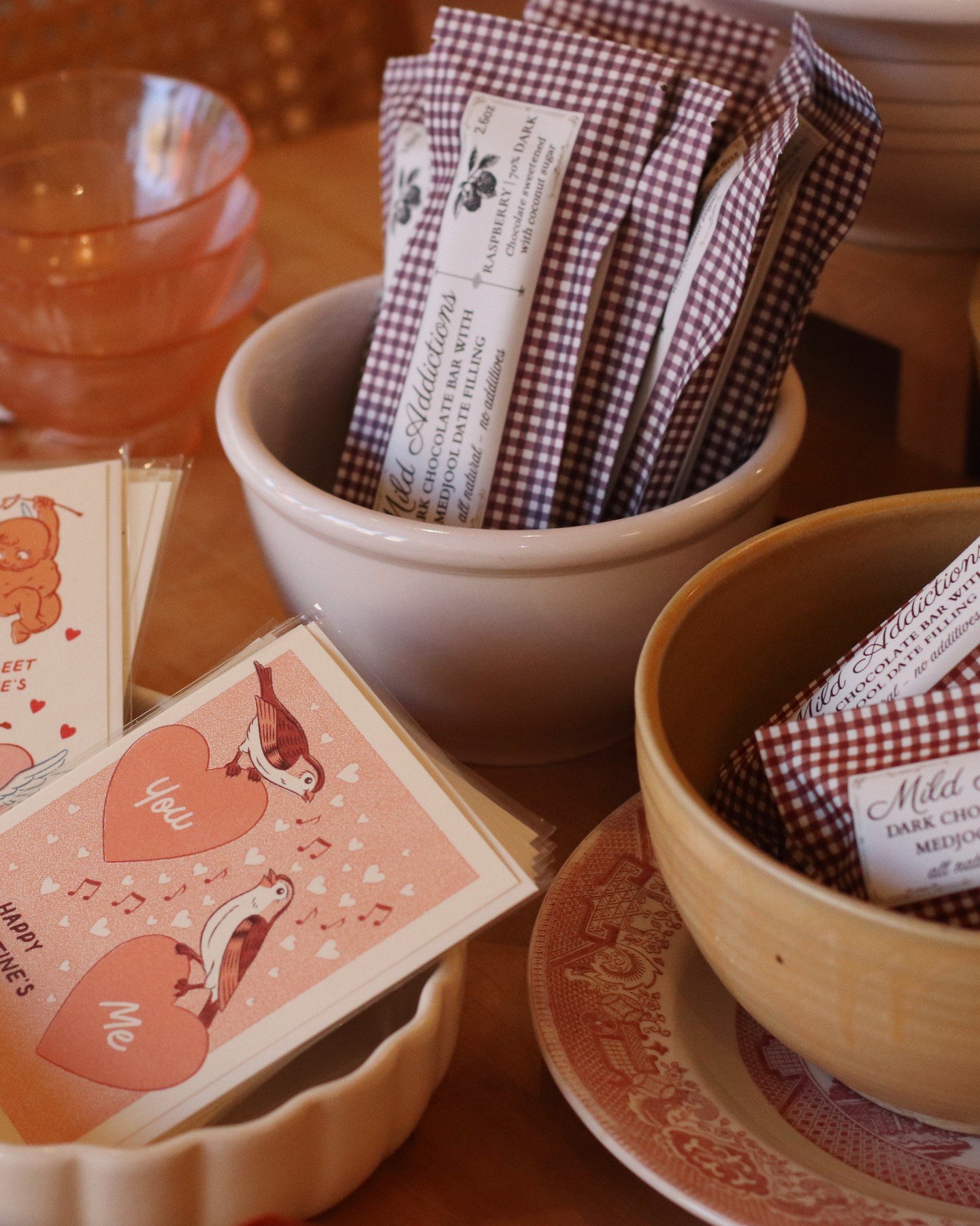💕Valentine&rsquo;s Front Table is ready for you, lots of little treats! 

 #dunegiftandhome #duneinterior #momandpopshop #midwestboutique #homedecorideas #hometrends #homegoods #giftshop #MadisonWI #StoughtonWI #bohohome #curatedvintage #giftsforlov