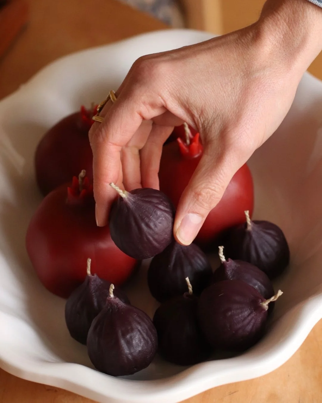Can not get enough of these new handmade pantry candles made with locally sourced beeswax! Come and see all the foodie candles for yourself, but be warned, you will be leaving with a few! 😆

 #dunegiftandhome #duneinterior #momandpopshop #midwestbou