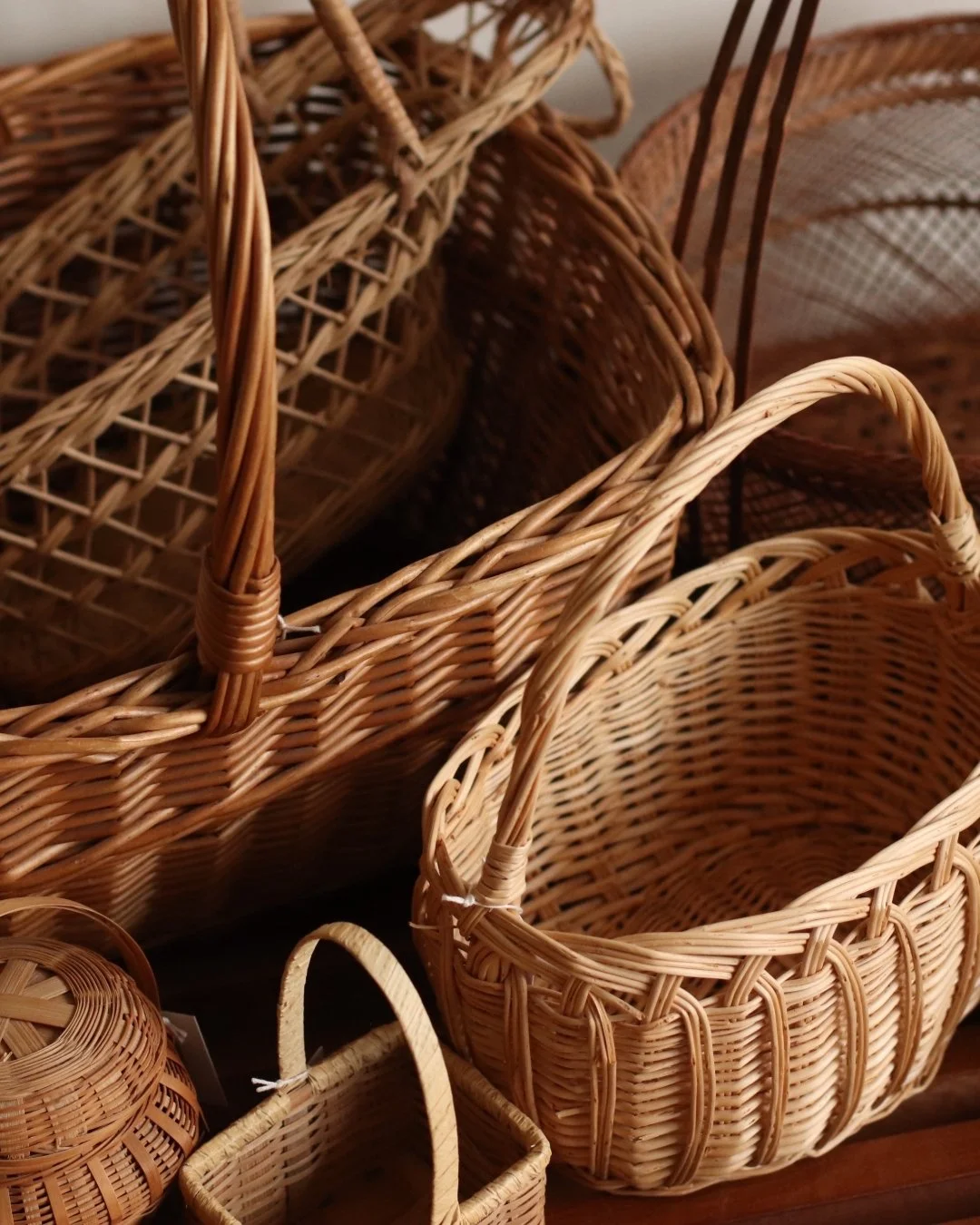 Not to late to get some last minute things for the weekend! 

 #DuneVintageGoods #vintagegoods #curatedvintage #shopsmall #locallysourced #midwestvintage #dunegiftandhome #shoplocal #shopsmall #StoughtonWI #MadisonWI #homedecorshop #homedecor #recycl